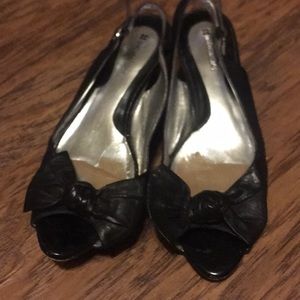 Black leather Naturlizer shoe